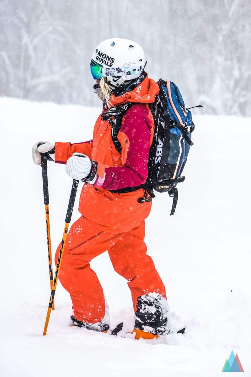 japan-skiing-skiier-japow-hokkaido