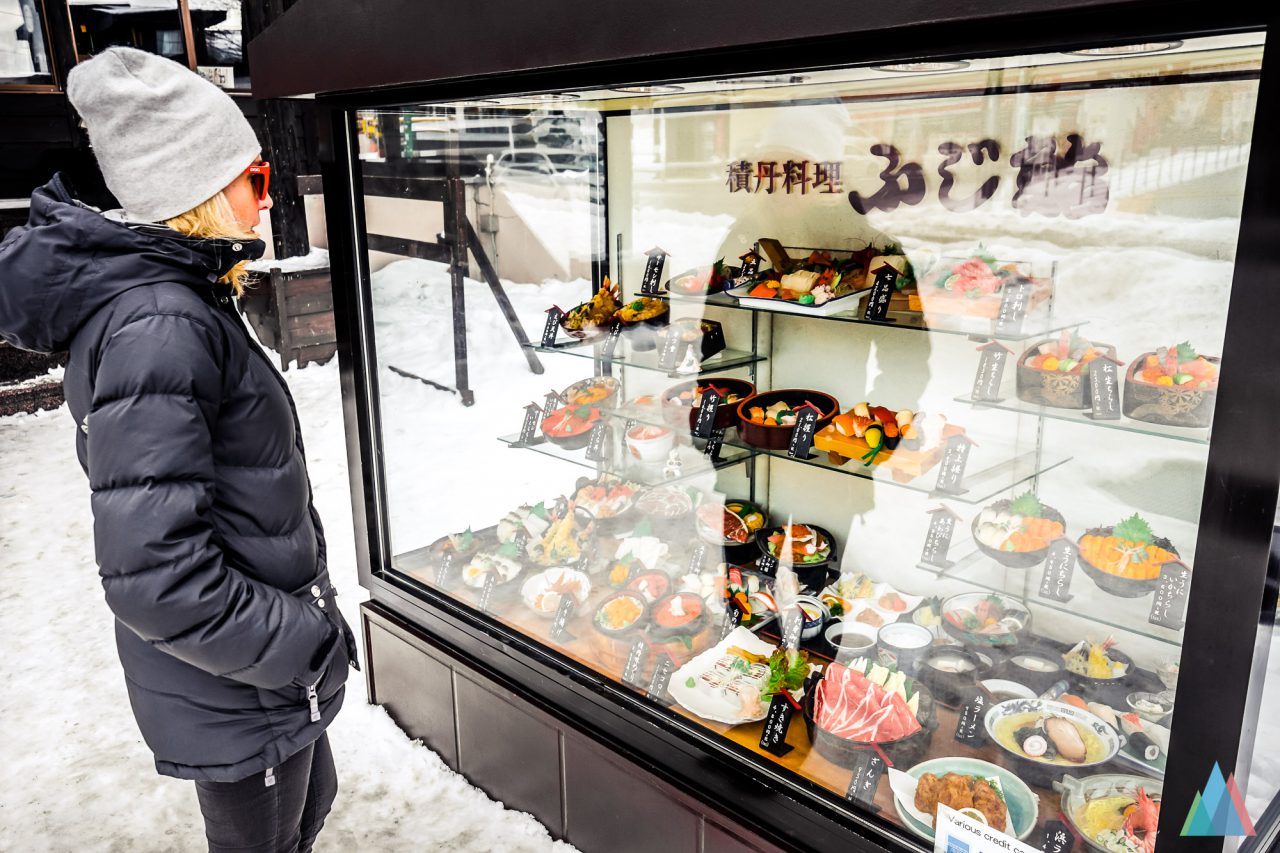 japan-skiing-skiier-japow-hokkaido