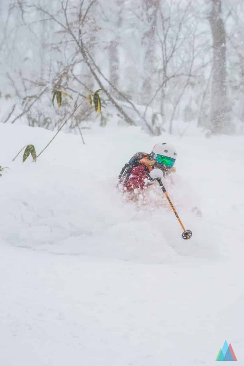 japan-skiing-skiier-japow-hokkaido